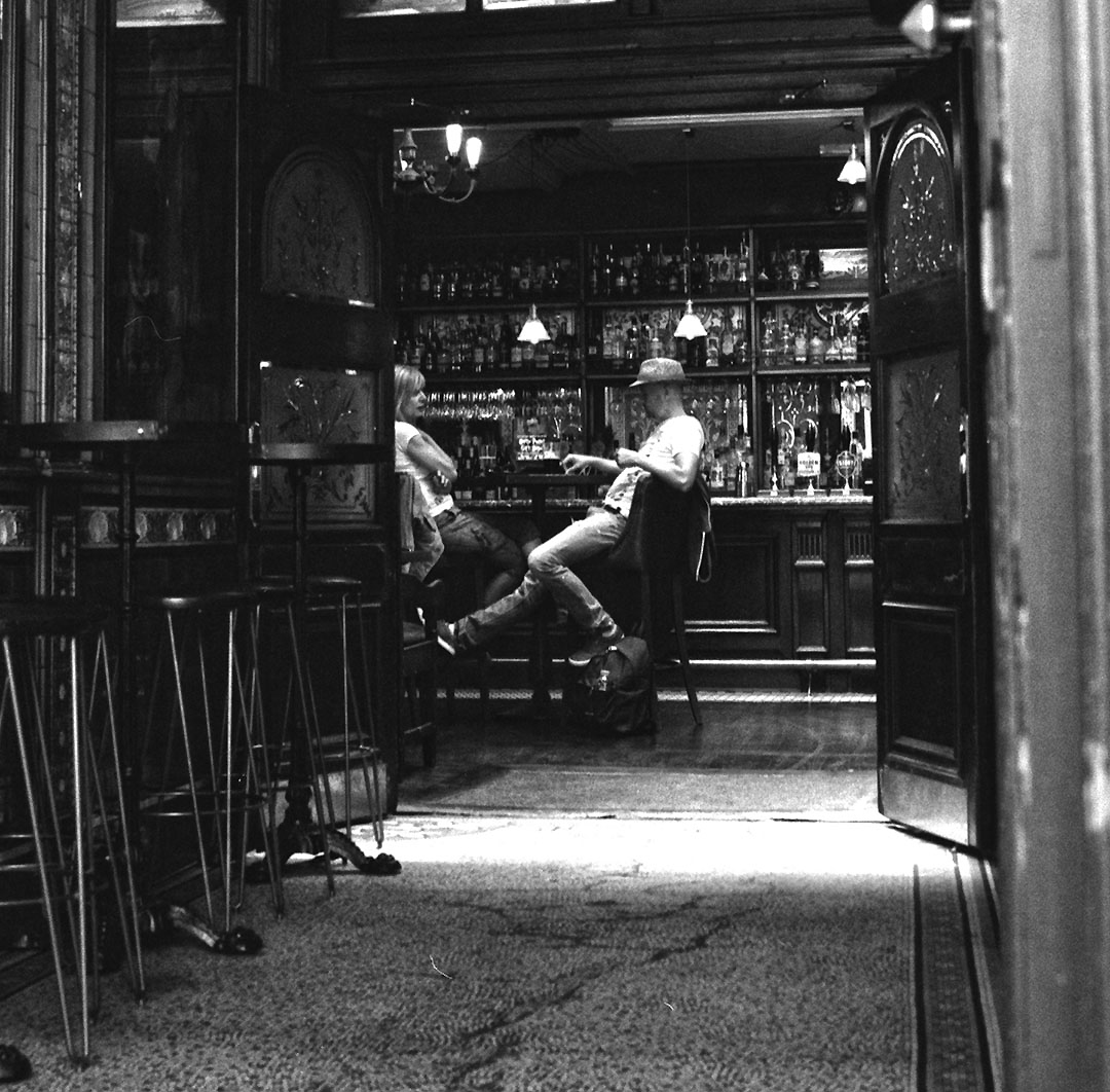 Saturday afternoon in a London pub